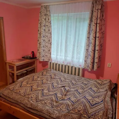 на лужку Guest house Lazeshchyna
