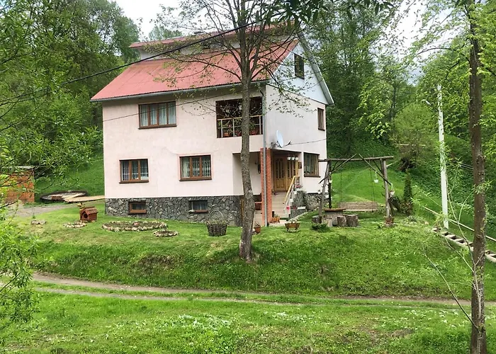 на лужку
